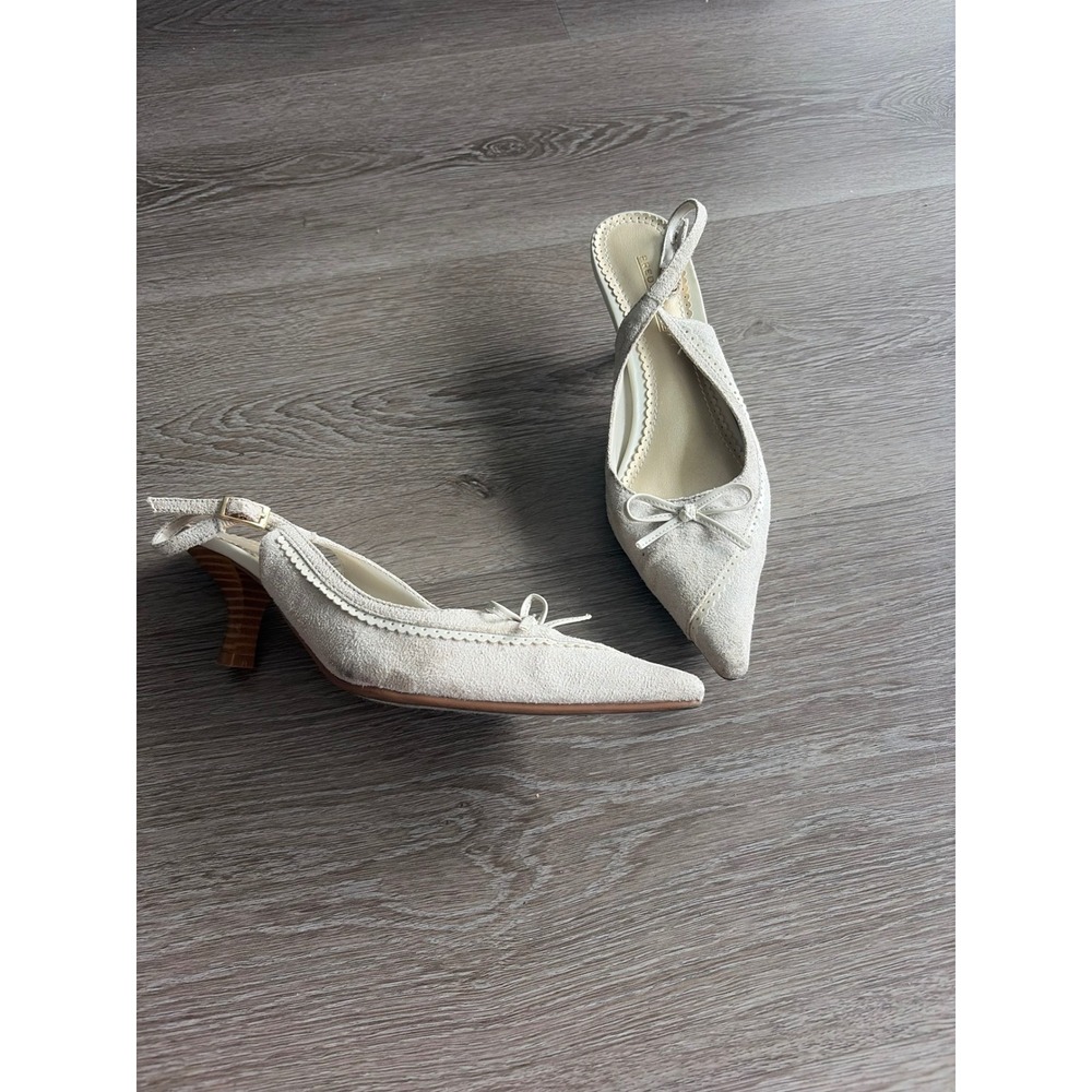 Predictions Women Cream Suede Slingback Kitten Heels Pointed Toe Bow Size 6.5